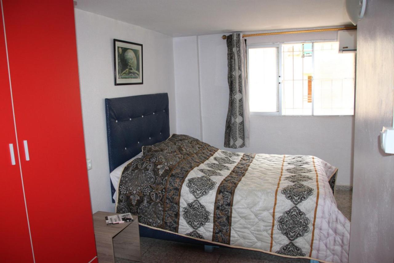 Pension La Lambra Azul Alicante Extérieur photo