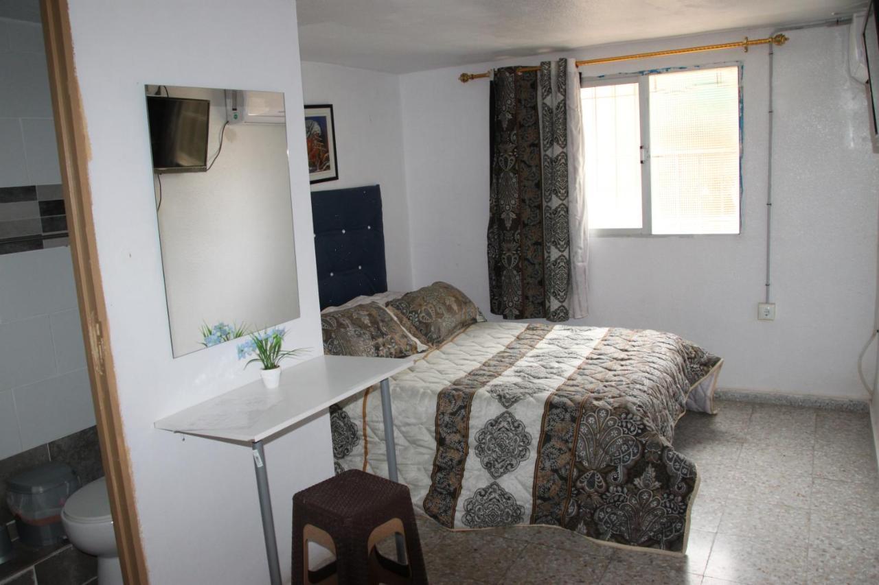 Pension La Lambra Azul Alicante Extérieur photo